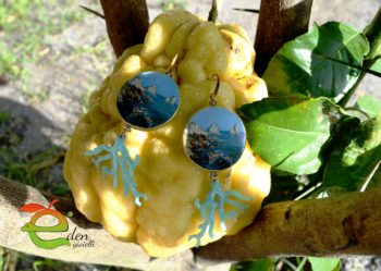 Orecchini con ciondolo capri e ramo turchese realizzato in resina - immagine 12
